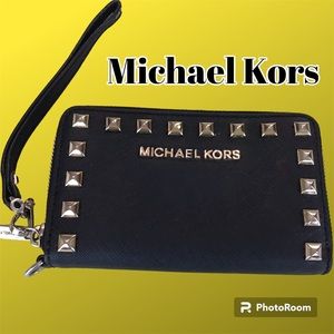 Michael Kors Wallet / Wristlet